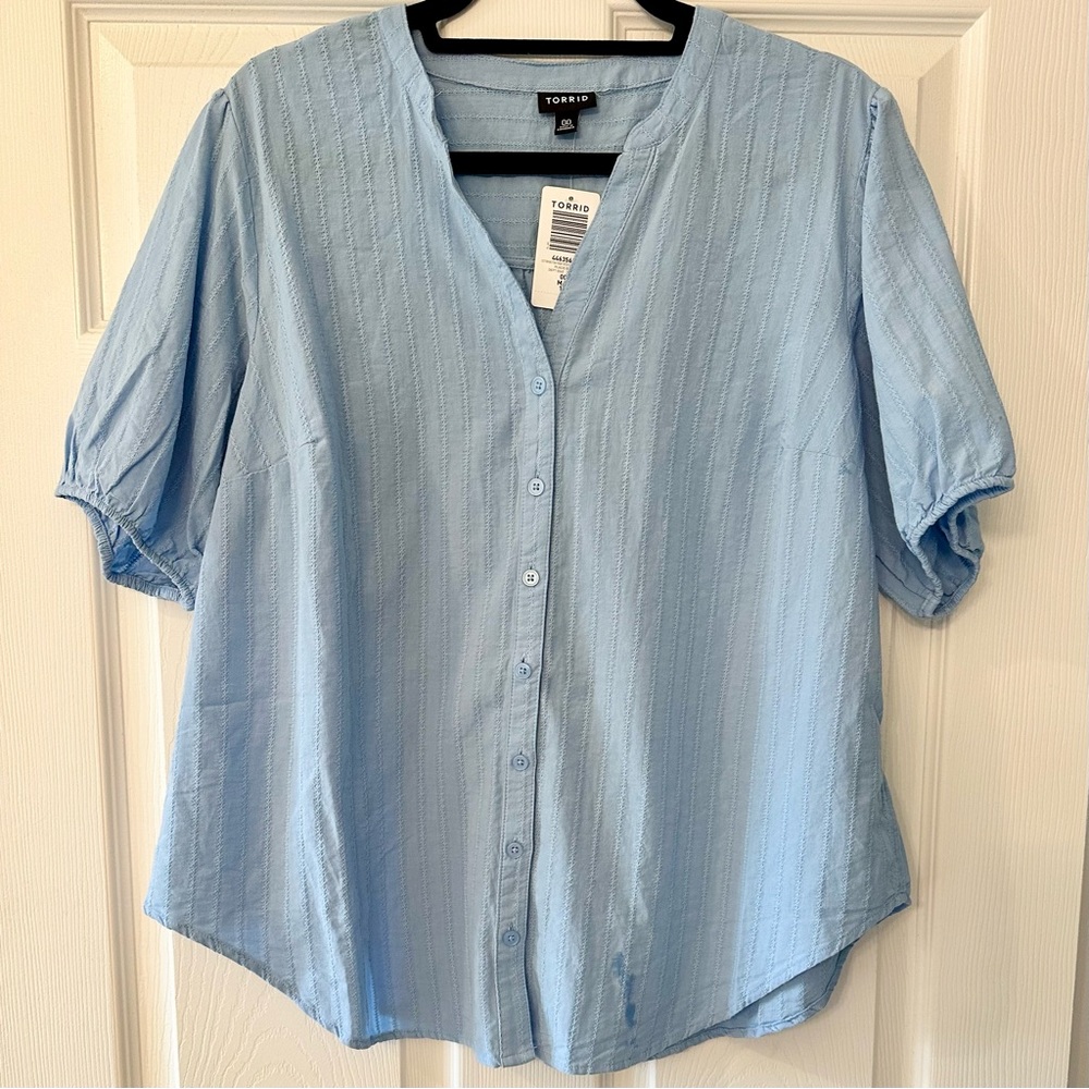 TORRID 00 0X XL Puff Sleeve Button Front Top Placid Blue NWT R $46 - Picture 2 of 12